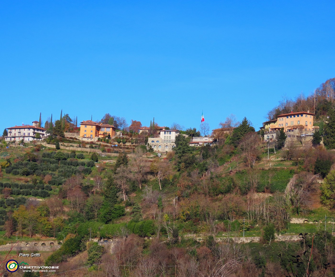 20 Vista sul Colle dei Roccoli.JPG